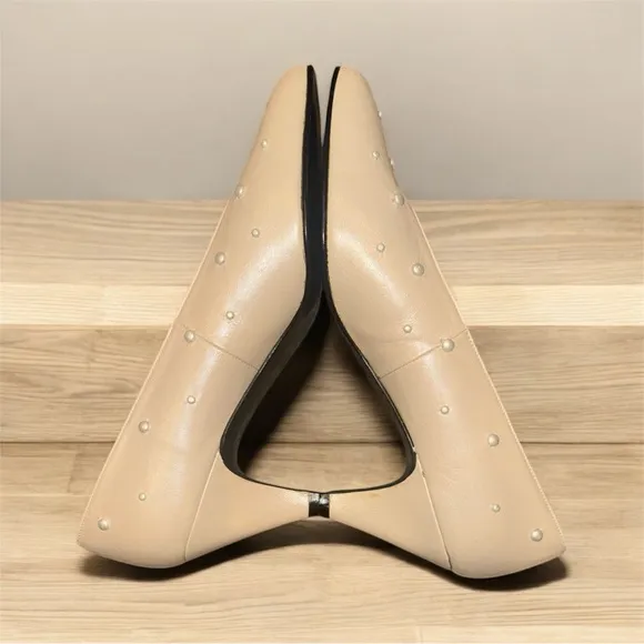 Elegant Cream leather Heels with Pearl Accents Size 7.5NWOT