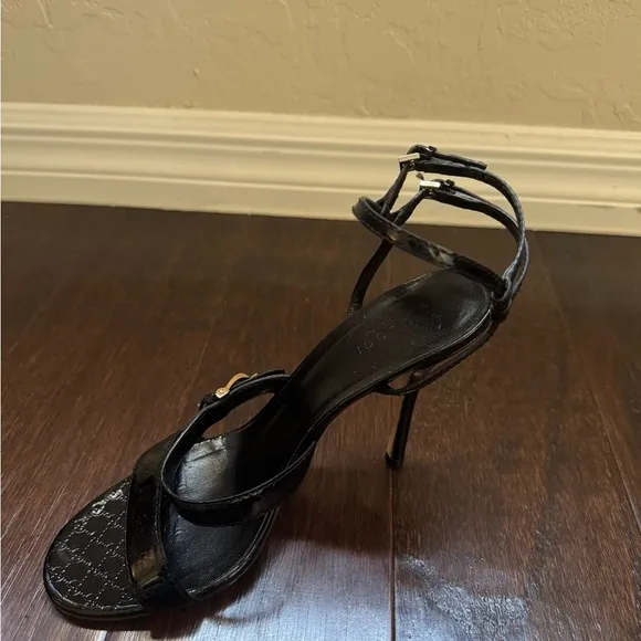 Elegant Gucci Black Patent Strappy Heels