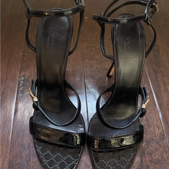 Elegant Gucci Black Patent Strappy Heels