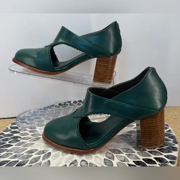Elf Rain Kiss handmade Emerald Green leather booties 9.5