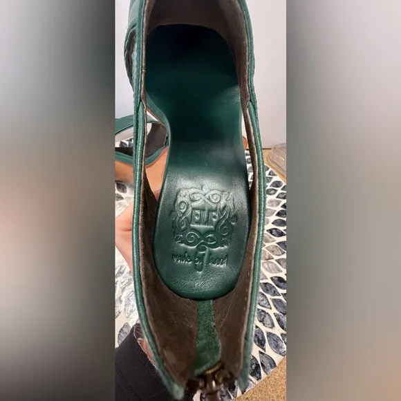 Elf Rain Kiss handmade Emerald Green leather booties 9.5