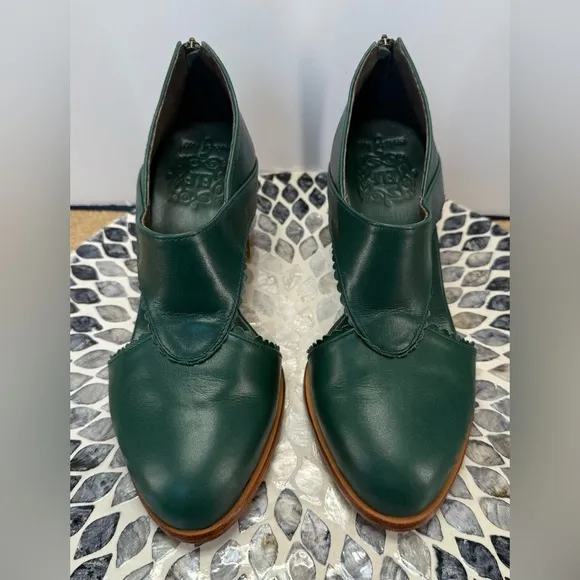 Elf Rain Kiss handmade Emerald Green leather booties 9.5
