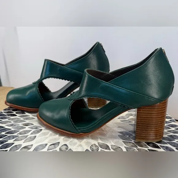 Elf Rain Kiss handmade Emerald Green leather booties 9.5