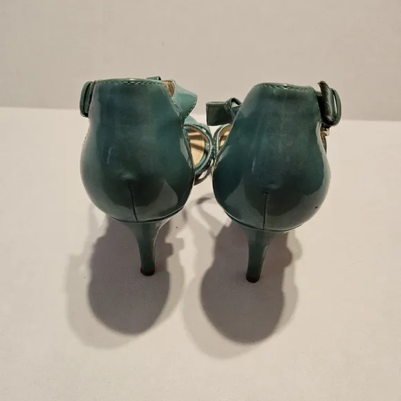 Enzo Angiolini Green Heeled Shoes