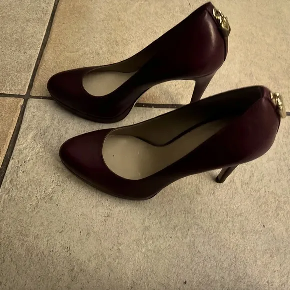EUC MICHAEL Michael Kors Antoinette Pumps Oxblood/Maroon Size 7