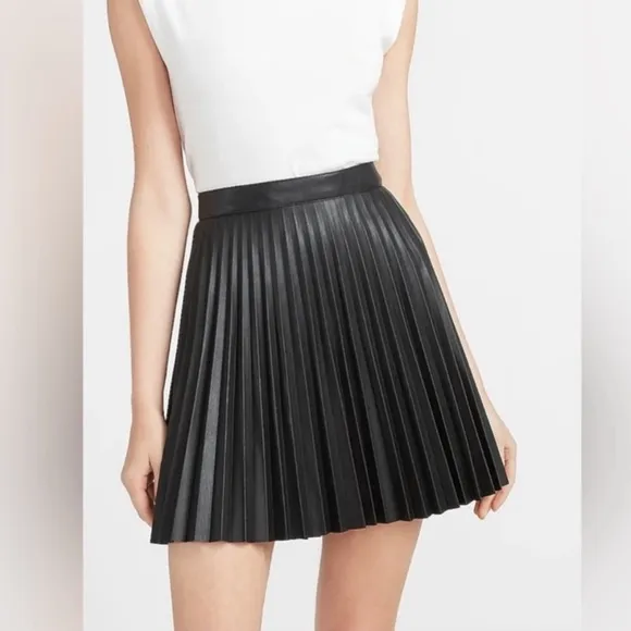 Express black pleated faux leather mini skirt with zipper back