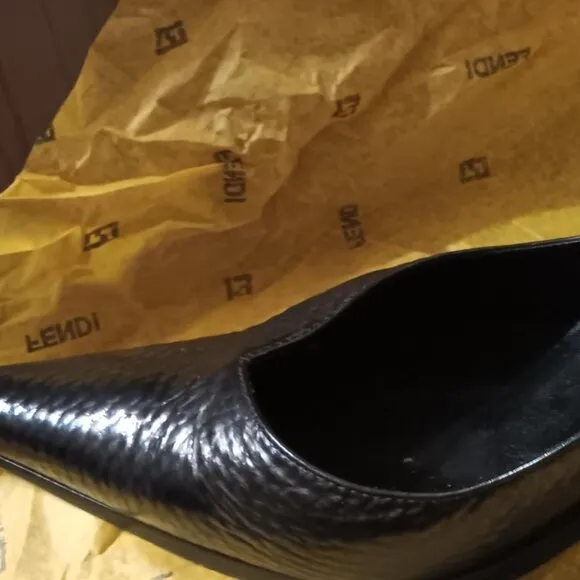 Fendi Black Patent Leather Pointed Toe Shoes Size Eu 39.5/US 8.5