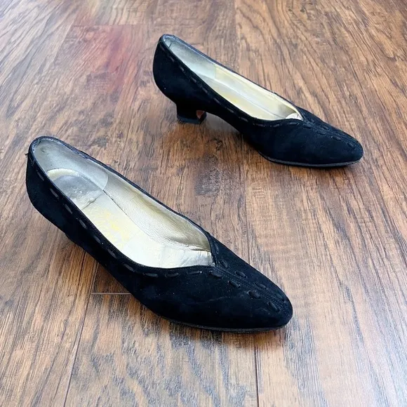Ferragamo • vintage black suede pumps witchy low cuban heel 90s goth point toe