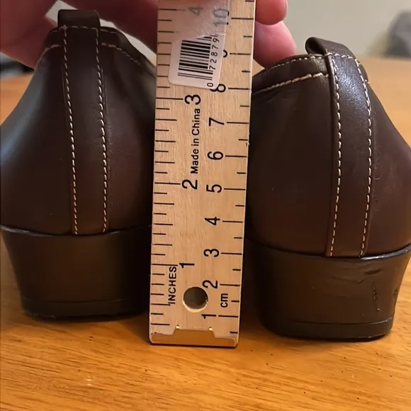Flexation by Aerosoles Womens Size 8 Brown Loafer Dress Shoe with Gold Buckle