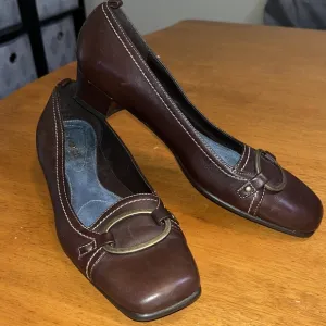 Flexation by Aerosoles Womens Size 8 Brown Loafer Dress Shoe with Gold Buckle