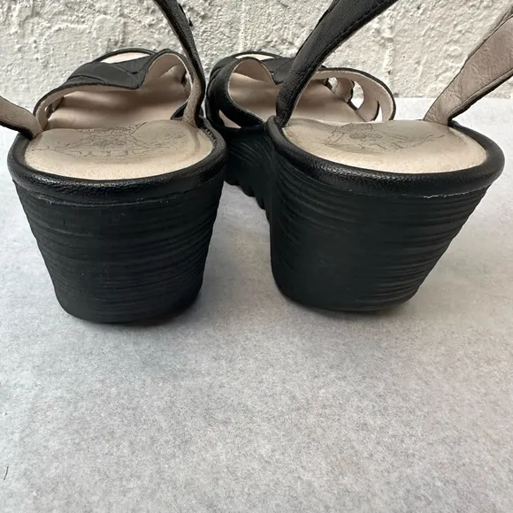 FLY LONDON Shoes Women 40 YRAT 021 Black Ankle Strap Buckle Closure Wedge Sandal