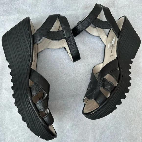 FLY LONDON Shoes Women 40 YRAT 021 Black Ankle Strap Buckle Closure Wedge Sandal