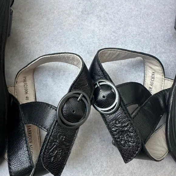 FLY LONDON Shoes Women 40 YRAT 021 Black Ankle Strap Buckle Closure Wedge Sandal
