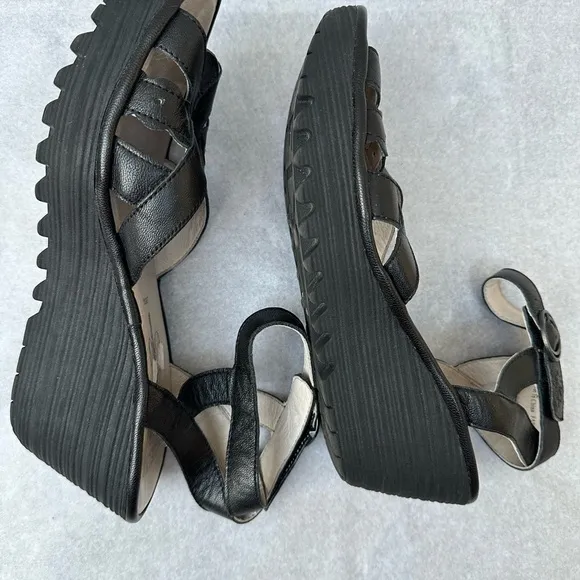 FLY LONDON Shoes Women 40 YRAT 021 Black Ankle Strap Buckle Closure Wedge Sandal