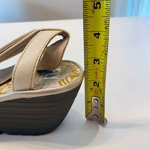 FLY‎ London Women's Yula White Pearl Leather Wedge Pumps EU Size 37 US 6.5 / 7