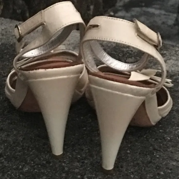 FRANCESCO MORICHETTI vintage white patent leather heels