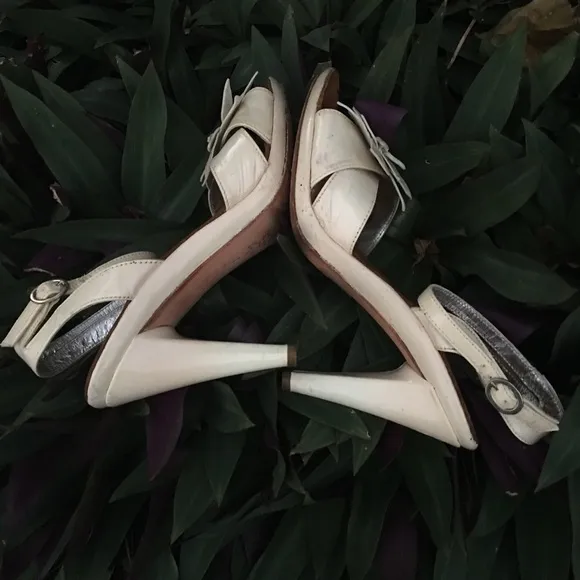 FRANCESCO MORICHETTI vintage white patent leather heels