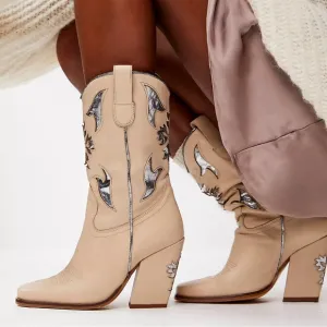 Free People creamy Cowboy Boots with silver details size 8.5 NWT