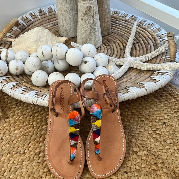 Free People NWT  laidback London Fun Tribal Flip Flop hand beaded sandal 🌈 🙏
