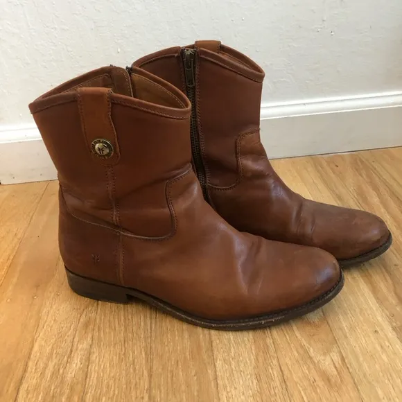 Frye Melissa Button Zip Short Brown Leather Boot size 8.5