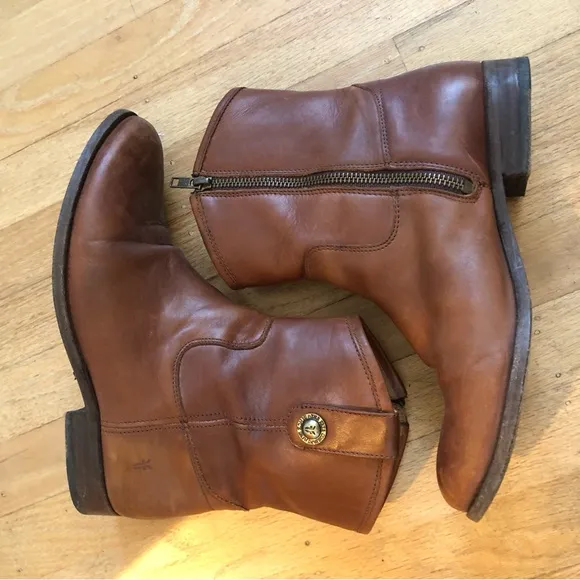 Frye Melissa Button Zip Short Brown Leather Boot size 8.5