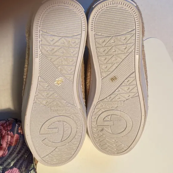 GBG By Guess Los Angeles cutest sneakers size 8 NWT