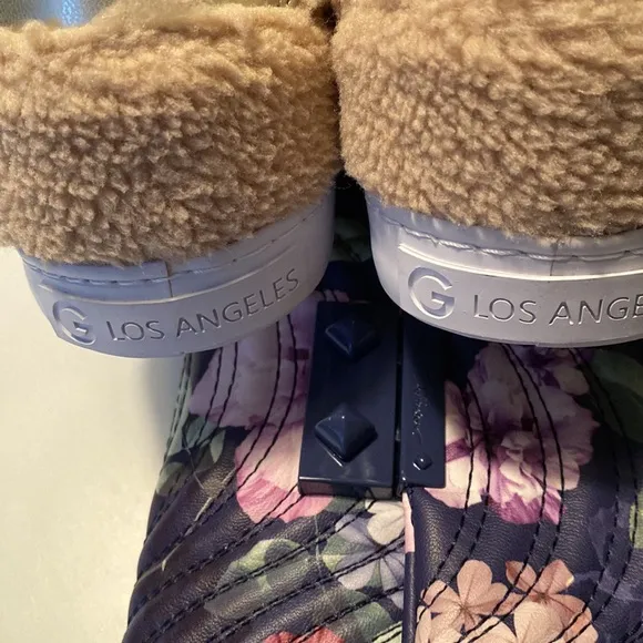 GBG By Guess Los Angeles cutest sneakers size 8 NWT