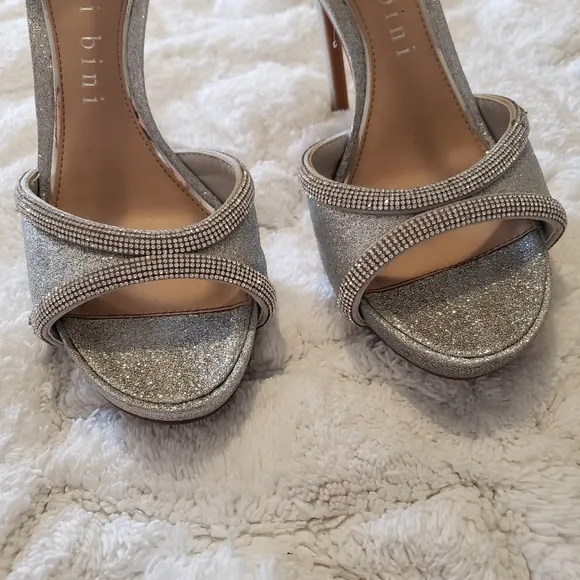 GIANI BINI SILVER GLITER DRESS HIGH HEELS SIZE:7 1/2 M