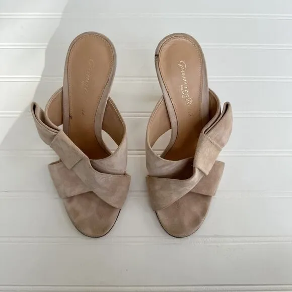 Gianvito Rossi Beige Tan Crisscross Suede Bow Open Toe Heels Sandals 105mm Mule