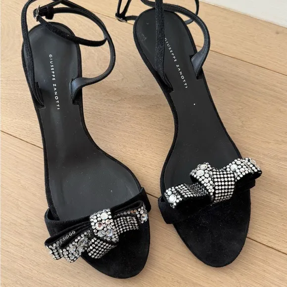 Giuseppe Zanotti Black Embellished Women's Mid Heels. Size 38 1/2