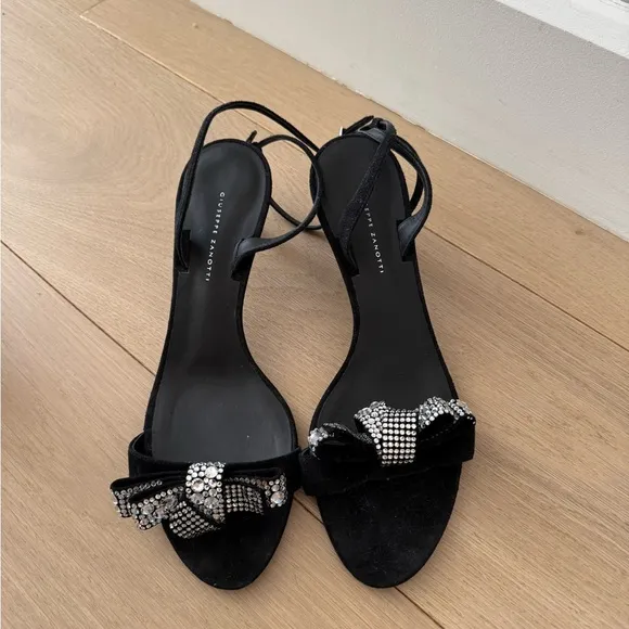 Giuseppe Zanotti Black Embellished Women's Mid Heels. Size 38 1/2
