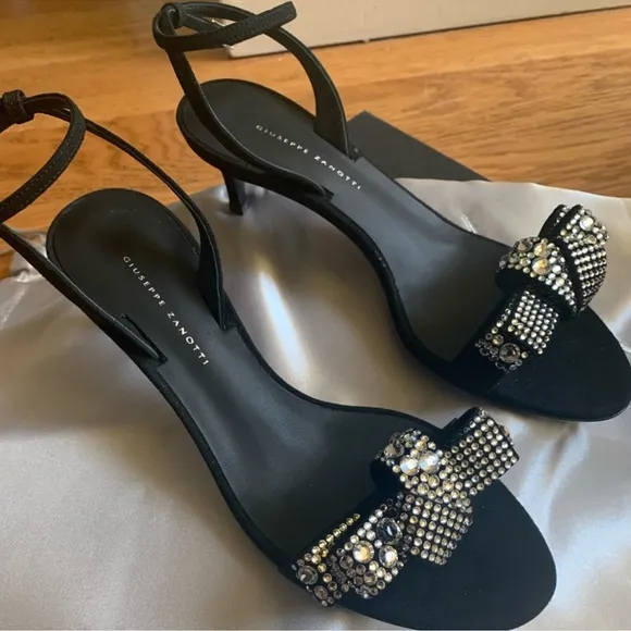 Giuseppe Zanotti Black Embellished Women's Mid Heels. Size 38 1/2