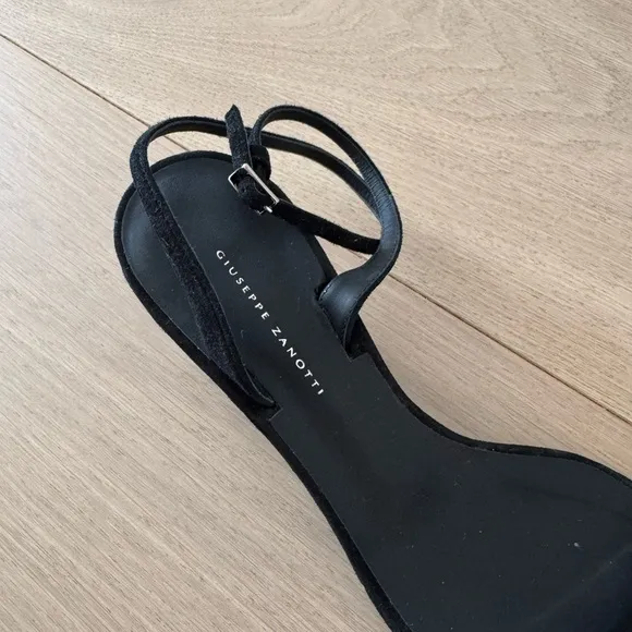 Giuseppe Zanotti Black Embellished Women's Mid Heels. Size 38 1/2