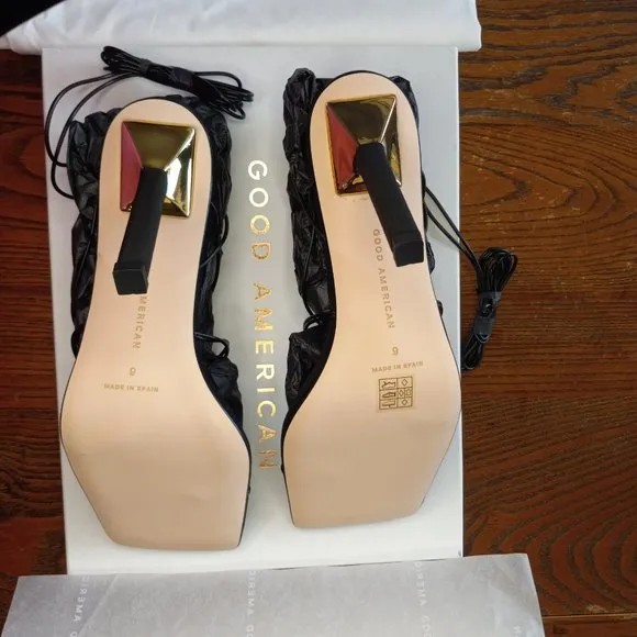 GOOD AMERICAN Elegant 4&quot; Gold and Black Strapped Square Heel and Toe Shoes SZ 9