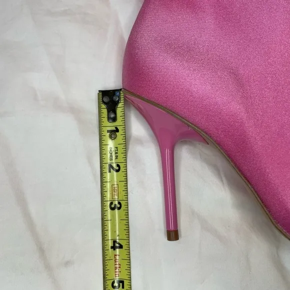 Good American Emma High Bootie Pointed Toe in Pink With Dust Bag 4 NWOT
