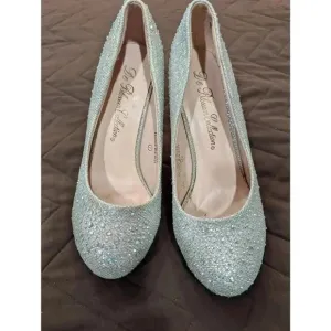 Gorgeous Silver sparkle gem shoes by De Blossom Collection size 7