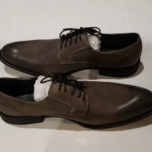 GRAY- Saks Fifth Avenue size 10 Men Shoes