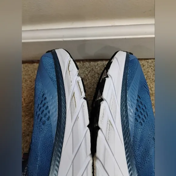 Hoka One One Clifton 6 Men Size 9 Blue and Red Running Shoes