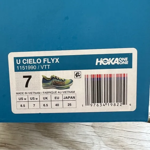 Hoka One One U Cielo FlyX Track Spike Shoes running pole vault NEW NIB 8.5 7