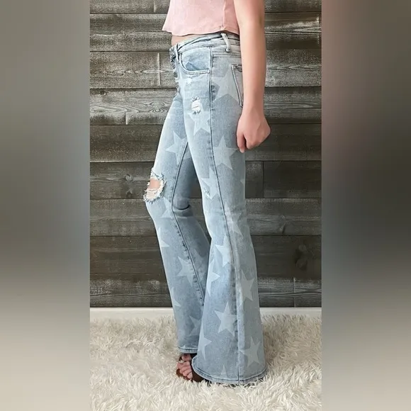 HOT risen mid rise star print flare jeans