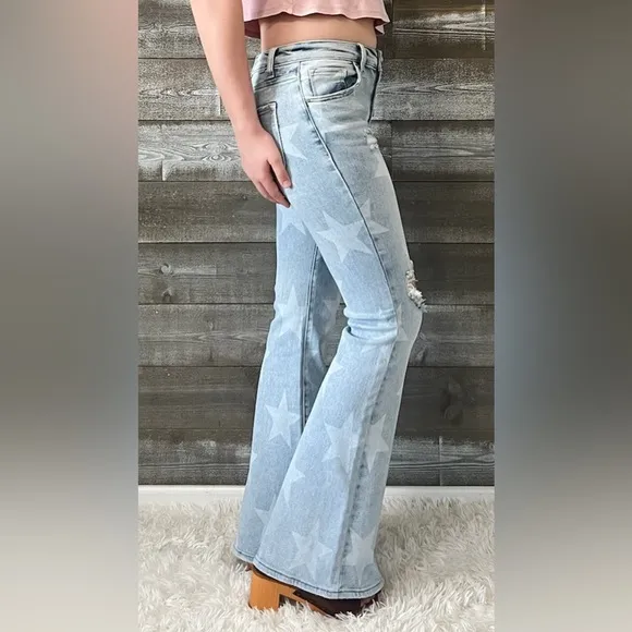 HOT risen mid rise star print flare jeans