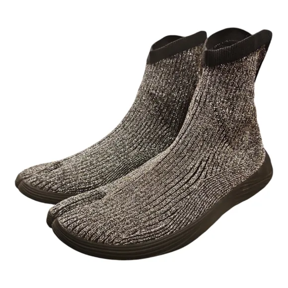 ILYSM | Metallic Split Toe Tabi Sock Shoes in Size Men 11 / Women 12.5