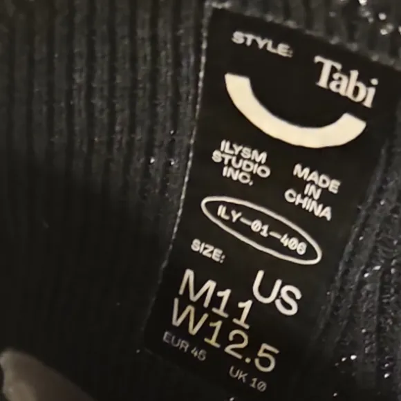 ILYSM | Metallic Split Toe Tabi Sock Shoes in Size Men 11 / Women 12.5