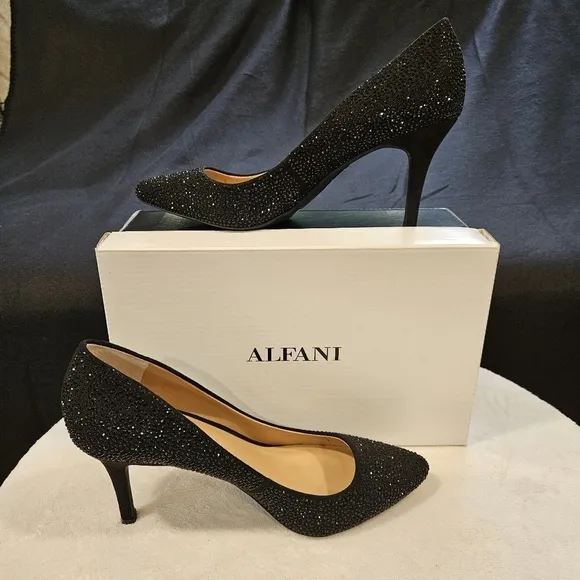 I.N.C. Classic Embellished 3inch Pumps