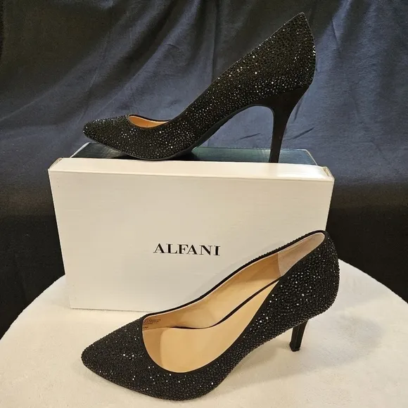 I.N.C. Classic Embellished 3inch Pumps