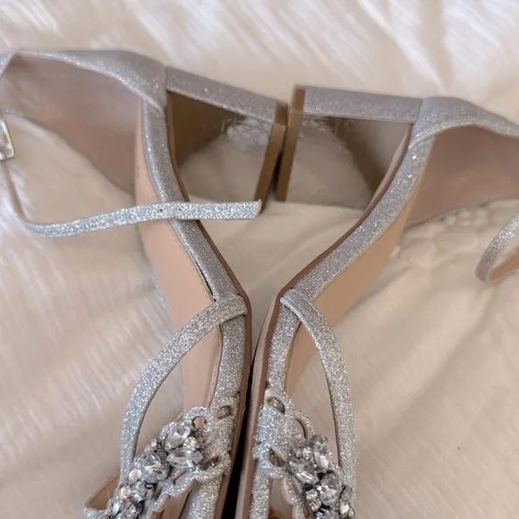 Jewel Badgley Mischka Giona II Evening Sandals silver glitter heels d’Orsay 8.5