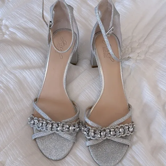 Jewel Badgley Mischka Giona II Evening Sandals silver glitter heels d’Orsay 8.5