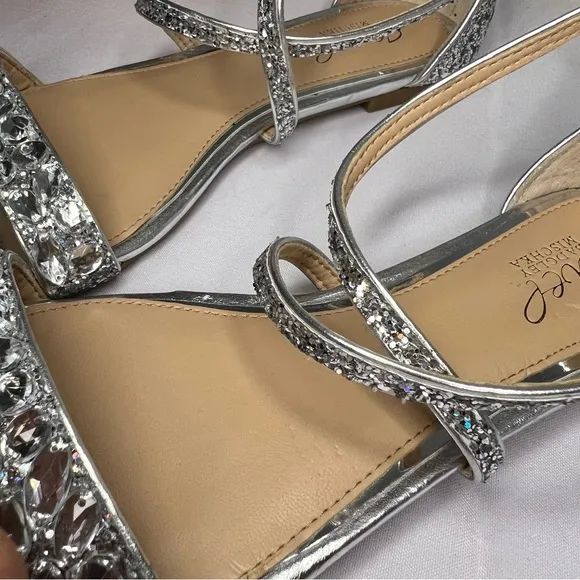 Jewel Badgley Mischka Osome Glitter Flat Sandals Size 7