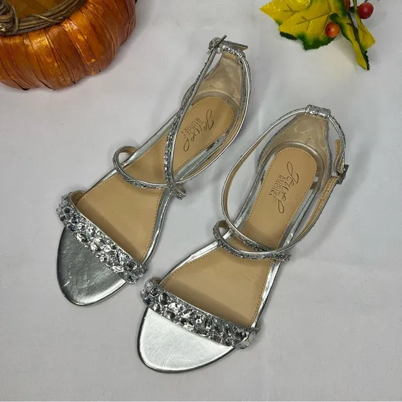 Jewel Badgley Mischka Osome Glitter Flat Sandals Size 7