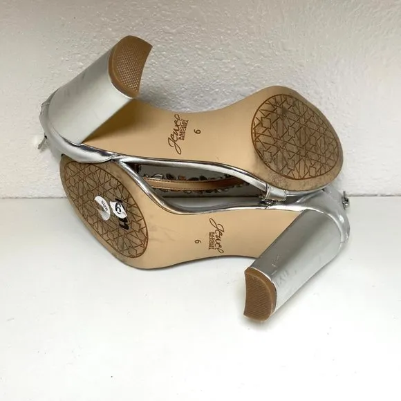 Jewel Badgley Mischka Rhinestone T-Strap Leather Block Heel Sandals Silver 6